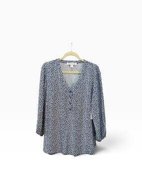 Amazon Essentials Women's 3/4 Sleeve Button-Down Blouse Navy White Petal